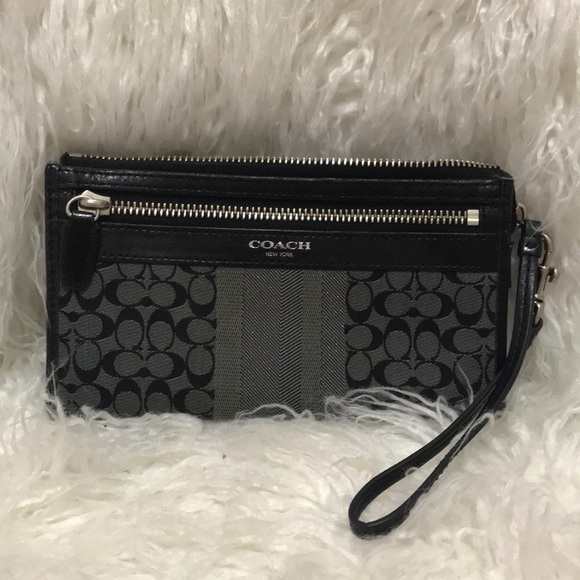 Coach Handbags - Coach Wallet